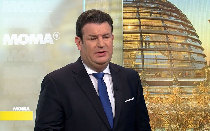 "Fachkräftesicherung ist Wohlstandssicherung", betonte Arbeitsminister Hubertus Heil (SPD) am Freitag im ARD-"Morgenmagazin". 