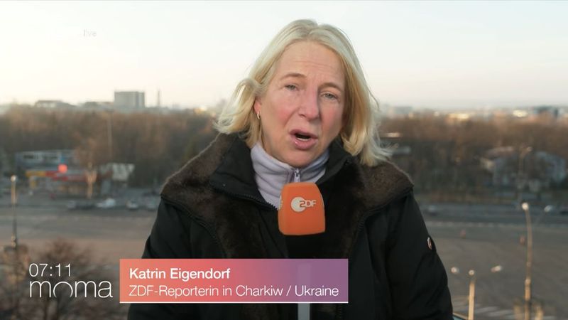 Die ZDF-Reporterin Katrin Eigendorf berichtet, dass viele Ukrainerinnen und Ukrainer die Verantwortung für das Zögern Deutschlands bei Bundeskanzler Olaf Scholz sehen: "Viele unterstellen ihm, dass er einfach Angst vor Russland hat und dass das ein großes Motiv sein mag."