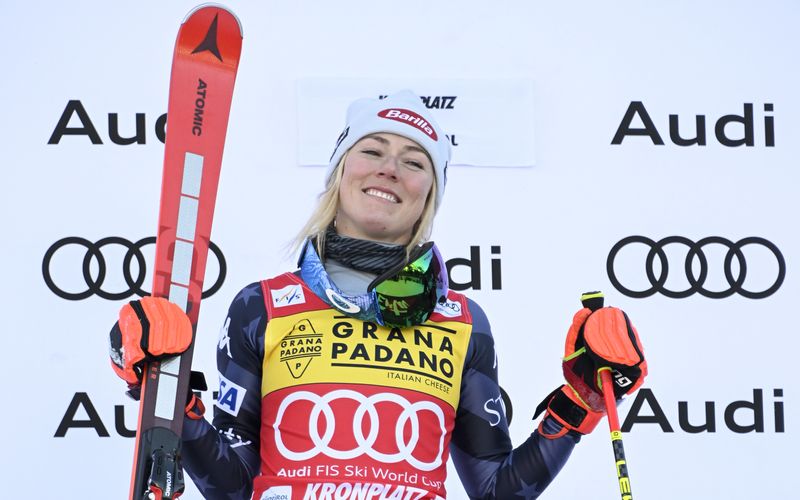 Skistar Mikaela Shiffrin sprach nach ihrem Weltcup-Sieg offen über ihre Müdigkeit aufgrund ihres Monatszyklus - ein ORF-Übersetzer verstand sie aber komplett falsch.