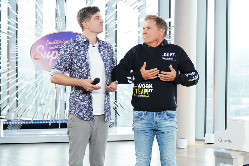 Meditations-Titan: Dieter Bohlen gab bei Deutschland sucht den Superstar" (RTL) dem nervösen Kandidaten Marvin Hellwig (30) aus Ratingen Tipps für Atemübungen. "Einatmen: Selbstbewusstsein rein. Ausatmen: Zweifel raus."