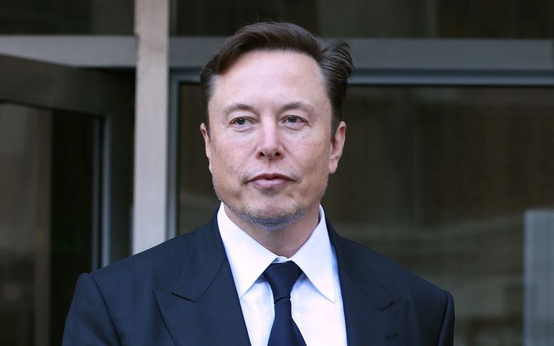 Elon Musk verteidigt seinen neuen Abonnement-Plan auf Twitter. 