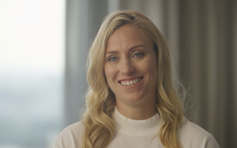 Angelique Kerber ist die erste von vier starken Promi-Frauen, die für die zweite Staffel der Reihe "Her Story" (Sky) ein halbes Jahr mit der Kamera begleitet wurden. 