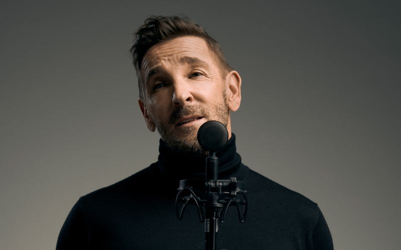 Ja, er singt auch: Die Musik ist seit jeher eine der größten Leidenschaften von Mark Keller, jetzt veröffentlicht der Schauspieler ("Sterne des Südens", "Alarm für Cobra 11", "Bergdoktor") wieder ein neues Album. Und Keller ist keineswegs der einzige deutsche TV- oder Filmstar, der sich auch als Musiker versucht ...