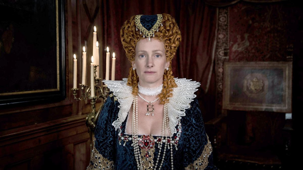 Familienstreit und Fake News im Hause Tudor SWYRL, Entertainment