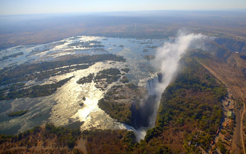 Die Victoriafälle sind ein Spektakel - und einer der größten Wasserfälle der Welt.