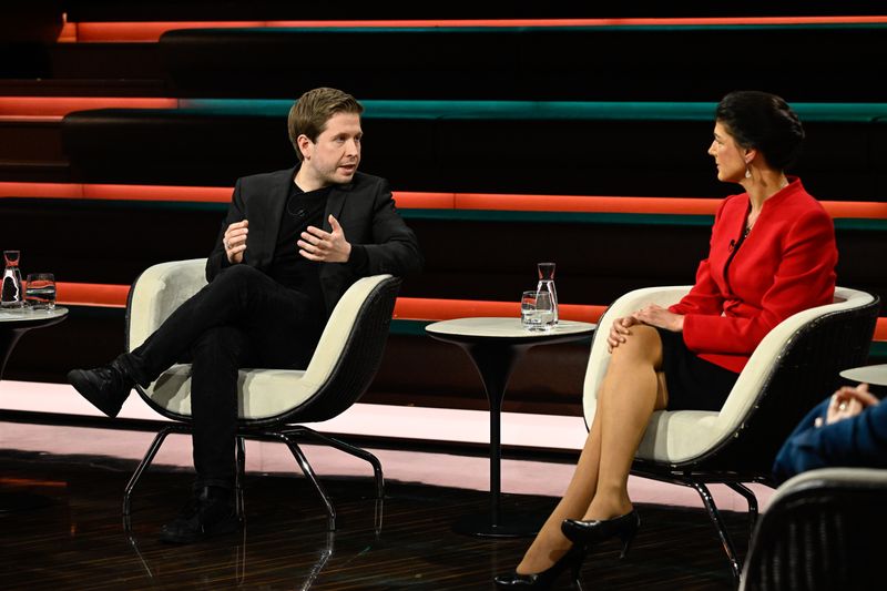 Bei "Markus Lanz" lieferten sich Sahra Wagenknecht und Kevin Kühnert eine hitzige Debatte.