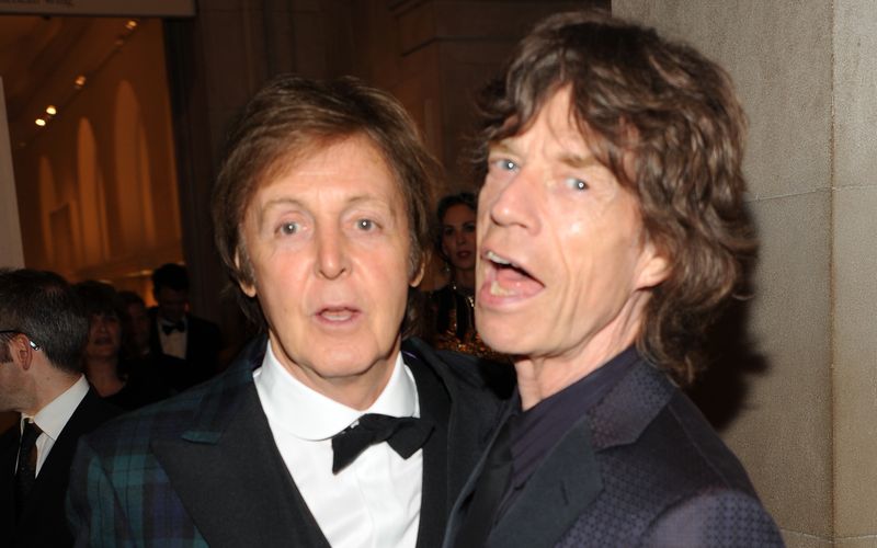 Hört man Paul McCartney (links) und Mick Jagger bald zusammen auf einem Album? Könnte passieren: Wie "Variety" berichtet, waren die Ex-Beatles Paul McCartney und Ringo Starr kürzlich mit den Stones im Studio.