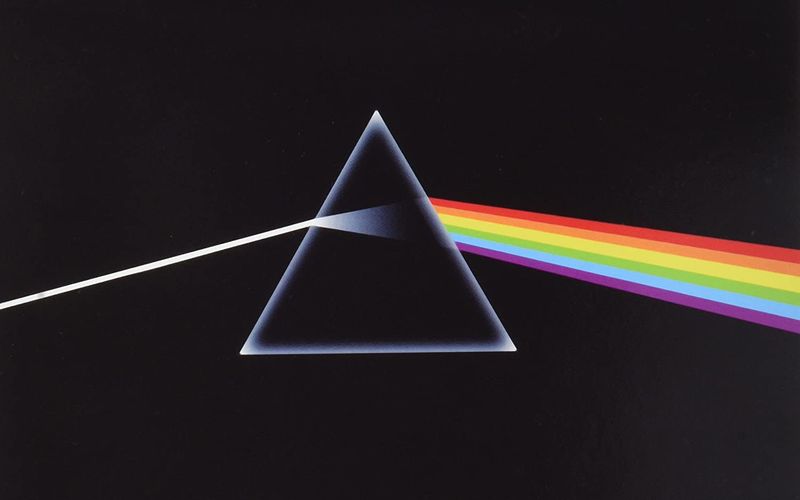 Es ist keine exakte Wissenschaft, da auch in den 70er-Jahren, als "Dark Side Of The Moon" von Pink Floyd erschien, keine genauen Verkaufszahlen erhoben wurden. Dennoch zählt das Album, das vor 50 Jahren (1973) veröffentlicht wurde und nun in einer umfangreichen Spezial-Edition neu aufgelegt wird, eindeutig zu den meistverkauften Tonträgern aller Zeiten. Welche Platten - basierend auf Expertenschätzungen - noch in diese Reihe gehören, zeigt das Ranking.