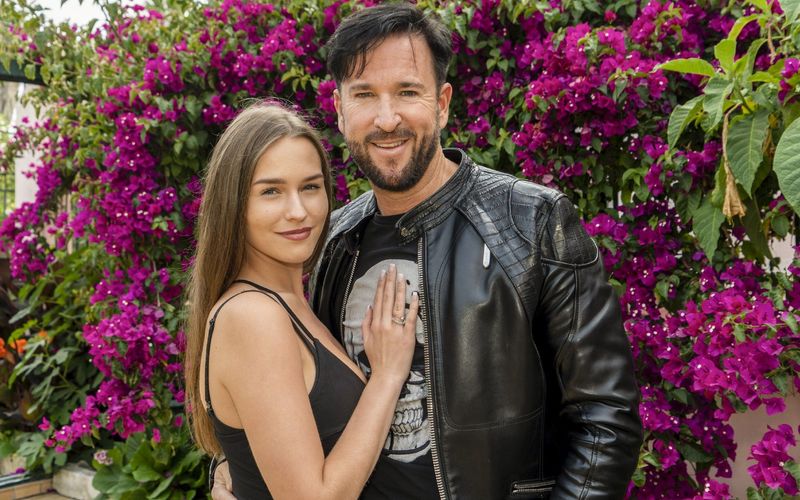 Für eine Doku-Soap bringt RTLZwei den kontroversen Schlager-Star Michael Wendler wieder ins deutsche Fernsehen. Der Anlass: Seine Frau Laura Müller ist schwanger.