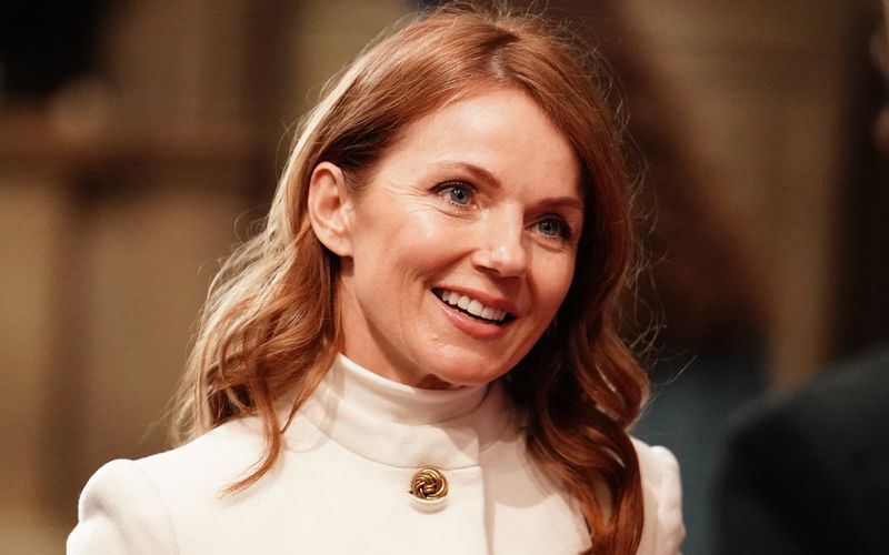 Seit ihrer Hochzeit 2015 heißt sie mit Nachnamen Horner, die Popwelt kennt sie vor allem aber unter ihrem Mädchen- und Spitznamen: Geri Halliwell bekam als Teil der Spice Girls aufgrund ihrer feuerroten Haarfarbe den Beinamen "Ginger Spice" verpasst. 