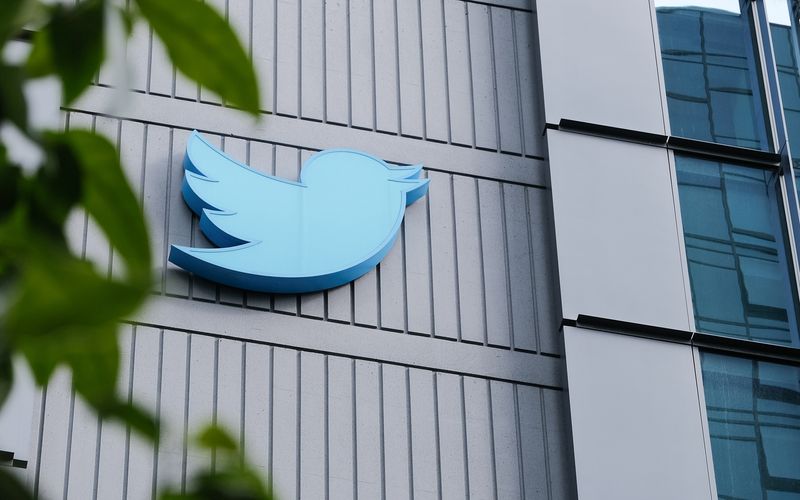 Twitter macht endgültig Schluss mit dem blauen Haken - es sei denn, Nutzer zahlen dafür.