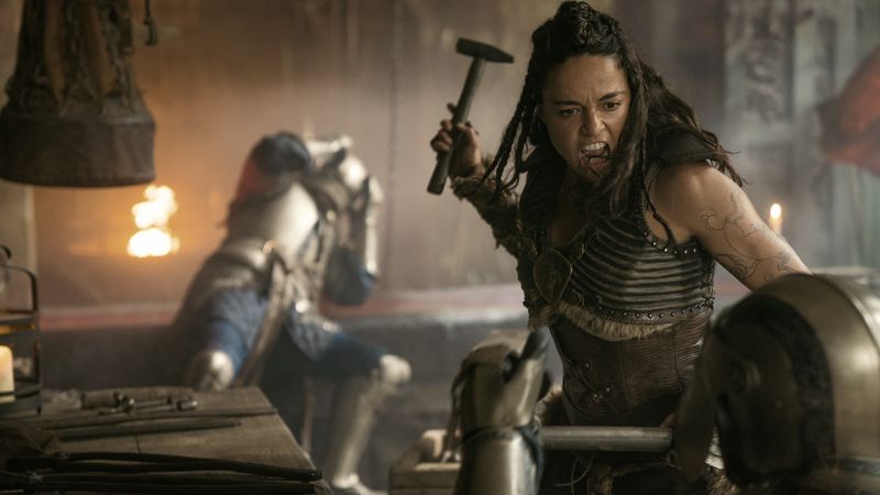 Michelle Rodriguez brilliert im neuen Film "Dungeons & Dragons: Ehre unter Dieben" (ab jetzt im Kino) neben Film-Helden wie Chris Pine und Hugh Grant in der Rolle der Barbarin Holga Kilgore.