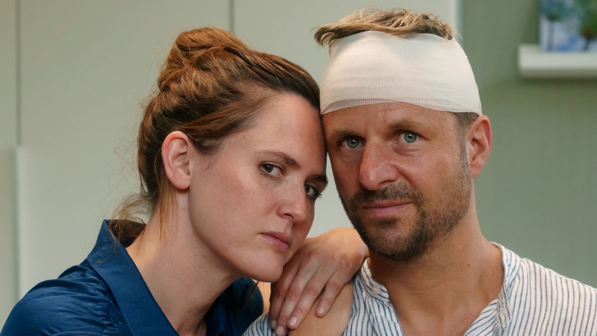 Verhängnisvolles Versteckspiel unter Liebenden SWYRL, Entertainment