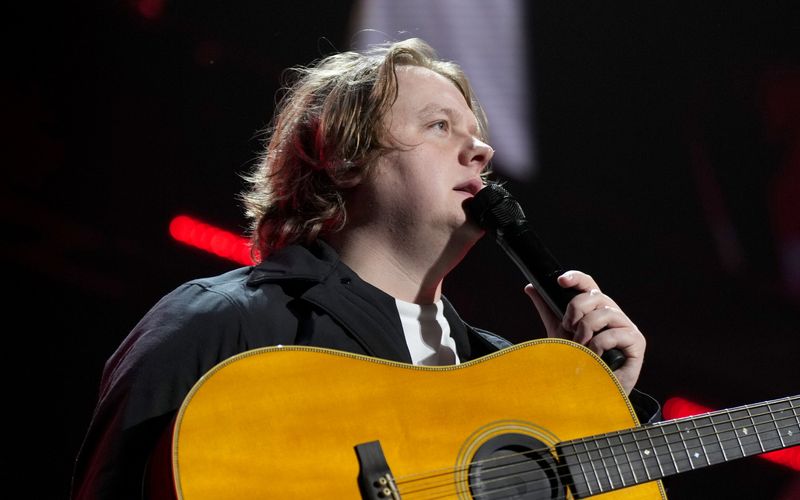 Mit dem Musikvideo zu Lewis Capaldis (26) neuem Song "Wish You The Best" berührt der Sänger Millionen von Fans.
