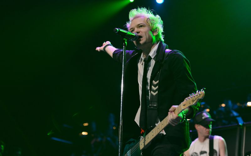 Sänger Deryck Whibley ist seit der Gründung von Sum 41 im Jahr 1996 Teil der Band. Nun gaben die kanadischen Punkrocker deren Auflösung bekannt.