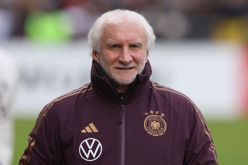 Rudi Völler, Sportdirektor der Nationalmannschaft und Ex-Manager von Bayer Leverkusen, ist zu Gast im "Doppelpass" bei SPORT1.
