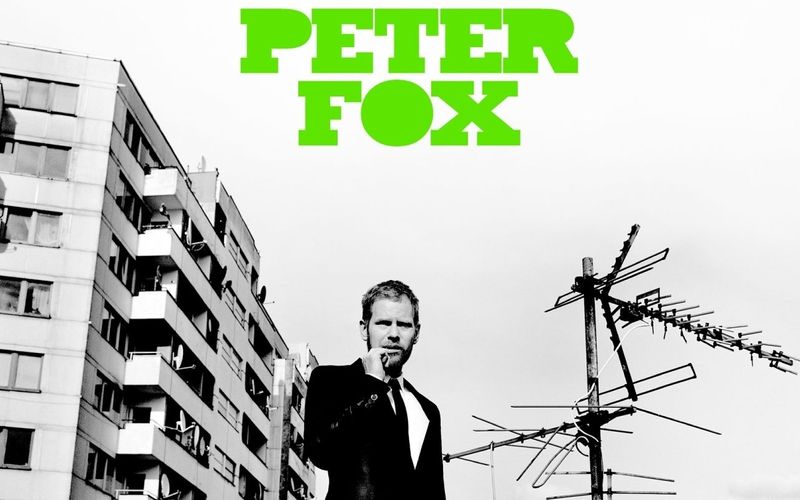 Eigentlich wollte er nach "Stadtaffe" kein Solowerk mehr veröffentlichen, diesen Vorsatz bricht Peter Fox jetzt mit seinem neuen Album "Love Songs" (VÖ: 26. Mai). Natürlich ist der riesige Erfolg seines Solodebüts kaum zu toppen, das zu den 15 meistverkauften Alben des neuen Jahrtausends zählt. Welche Werke sich ebenfalls in Deutschland millionenfach verkauften, zeigt die Galerie ...