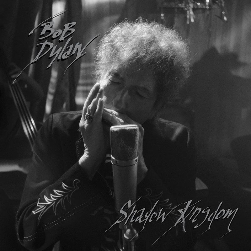 Kein reguläres neues Album, für viele seiner unzähligen Fans aber sicher trotzdem ein Muss. 2021 drehte Bob Dylan den Konzertfilm "Shadow Kingdom", für den er einige seiner alten Songs neu interpretierte. Jetzt veröffentlicht er den Soundtrack zu dem von der Kritik umjubelten Werk.