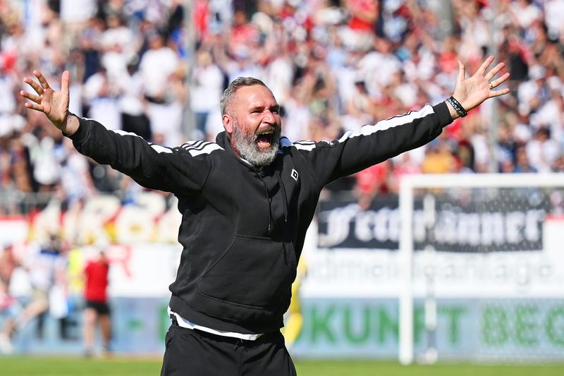 Trainer Tim Walter will mit dem Hamburger SV in die erste Liga zurück.