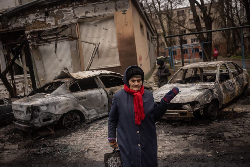 Teile der sowieso schon Schicksals-gebeutelten ukrainischen Gesellschaft bangen nach dem Bruch des Staudamms am Fluss Dnipro bei Cherson erneut um ihr Leben.