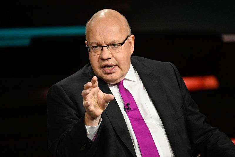 Ex-Wirtschaftsminister Peter Altmaier forderte bei "Markus Lanz" eine "ehrliche Zusammenarbeit": "Die Aufgaben sind so groß, dass eine einzige Partei alleine sie gar nicht wird lösen können."