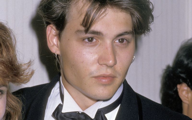 Johnny Depp, hier zu Beginn seiner außergewöhnlichen Karriere, gehört zu den größten Stars in Hollywood. Die Galerie erinnert an die Höhepunkte, aber auch an die Tiefpunkte im Leben des Schauspielers, der schon so viel erlebt hat, beruflich wie privat ...