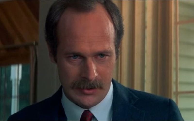 Er hatte nur einen kurzen Auftrirtt: Gerald McRaney spielte in "Die unendliche Geschichte" den Vater von Bastian. Seinen Durchbruch hatte er zuvor mit der bekannten Westernserie "Rauchende Colts" (1973 bis 1975) und der Serie "Simon & Simon" (1981 bis 1989) gefeiert. Es folgten zahlreiche Serienrollen, und auch nach "Die unendliche Geschichte" blieb er weiterhin dem Schauspiel treu. 