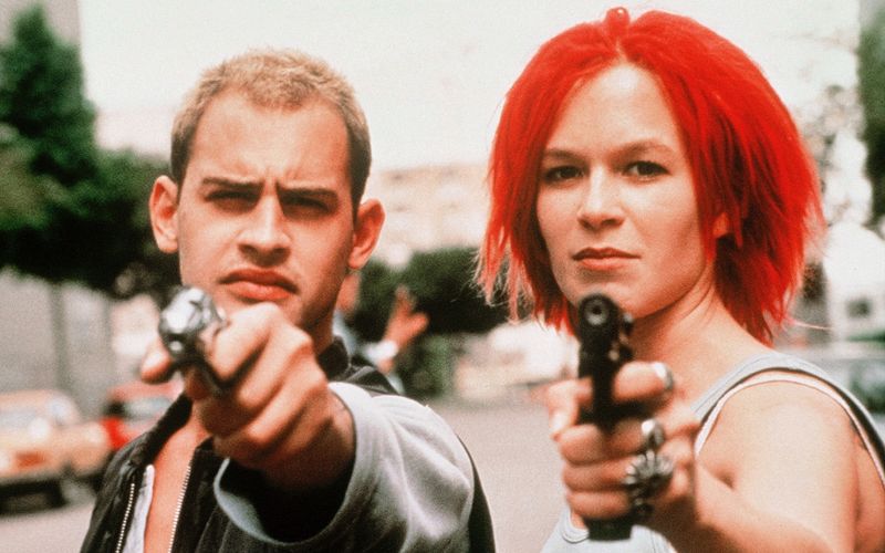 "Lola rennt" - im Grunde nimmt der Filmtitel schon alles vorweg. Und doch erstaunte dieses fulminante Action-Experiment Kinogänger und Kritiker derart, dass daraus rasend schnell ein Kultstreifen wurde. Die jungen Schauspieler, allen voran Franka Potente, die am 22. Juli 50 wird, jagten fortan von einem Karriere-Höhepunkt zum nächsten. Was sie heute machen, verrät die Galerie.