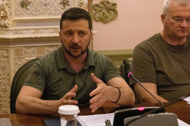 Der ukrainische Präsident Selenskyj ist unermüdlich im Einsatz für sein Land - hier bei einem Treffen mit Irlands Prime Minister Leo Varadkar in Kiew im Juli 2023. 
