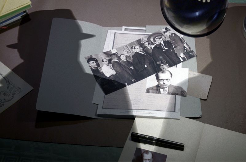Der junge Anwalt Hans Litten will in seinem neuen Fall beweisen, dass Hitler als Parteiführer für die von der SA begangenen Übergriffe verantwortlich ist, indem er ihn am 8. Mai 1931 in den Zeugenstand beruft.