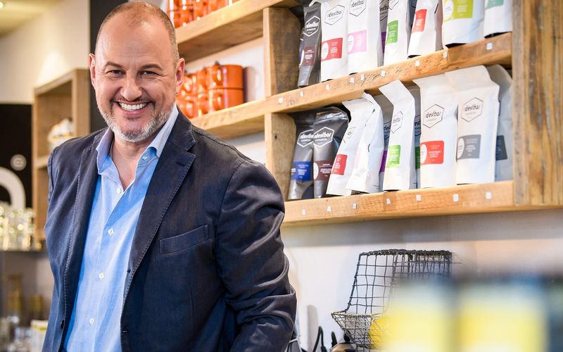 Die 17. Staffel des 2009 gestarteten Hilfe-Formates für vom Leben und der Arbeit überforderte Restaurantbetreiber steht an. Fünf Lokalen will Frank Rosin im Herbst 2023 aus der Patsche helfen.