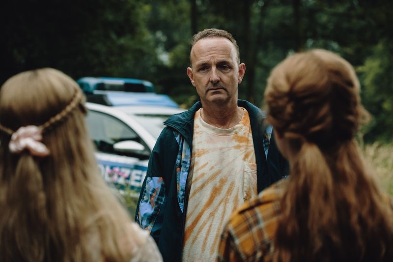 Kommissar Peters (Peter Jordan) ist alles andere als begeistert von den Ermittlungen seiner jungen Kolleginnen.