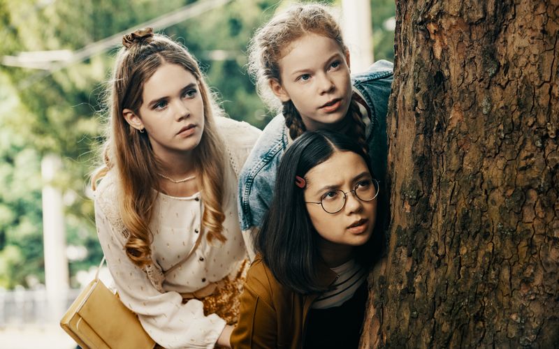Sie sind zwar nicht "Die Pfefferkörner", dennoch unterhalten "Die drei !!!" Marie (Lilith Julie Johna, von links), Franzi (Bella Bading) und Kim (Purnima Grätz) ihr junges Publikum. 
