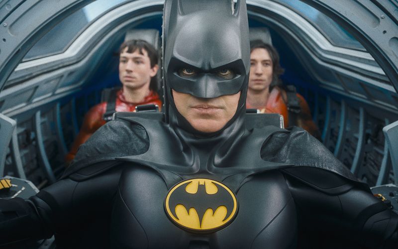 Was für eine Geschichte: Über 30 Jahre nach seinen eigenen "Batman"-Filmen schlüpft Michael Keaton noch einmal ins Fledermaus-Kostüm.