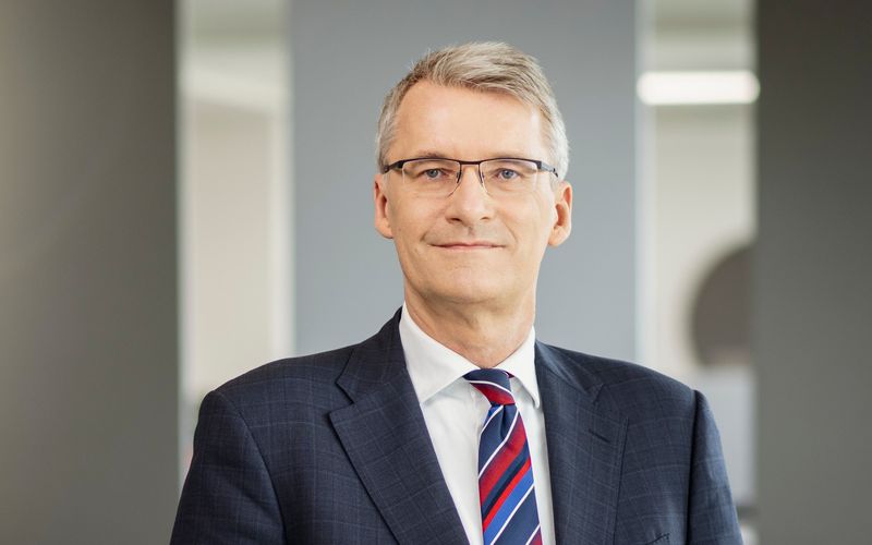 Der ZDF-Mann für die Vereinigten Staaten - und darüber hinaus: Elmar Theveßen erhält den Hanns-Joachim-Friedrichs-Preis.