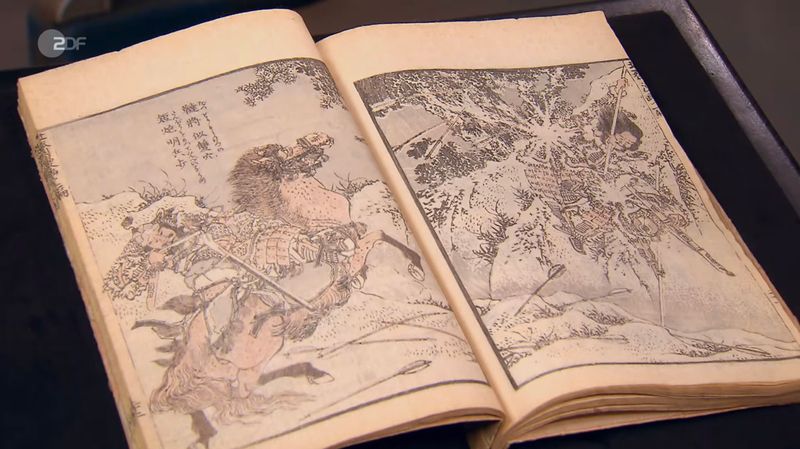 Das Buch zeigte Holzschnitte von Katsushika Hokusai, "einem der berühmtesten Holzschnittkünstler Japans". Abgebildet waren epische Helden- und Krieger-Geschichten, die an animierte Comics der Neuzeit erinnerten. Der Experte schätzte das Buch auf 400 bis 450 Euro, die Grenze sei jedoch nach oben offen - "vor allem bei Liebhabern".
