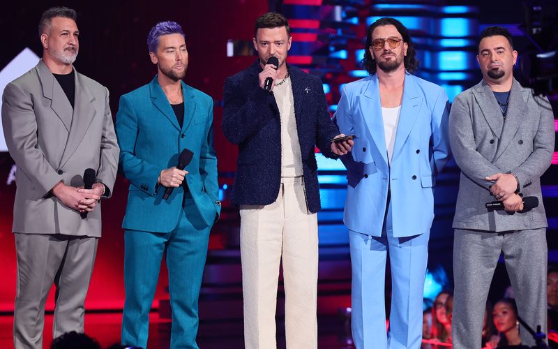 Für eine besondere Überraschunug sorgten die Mitglieder der ehemaligen Boygroup NSYNC, die am Dienstag einen Preis überreicht haben.