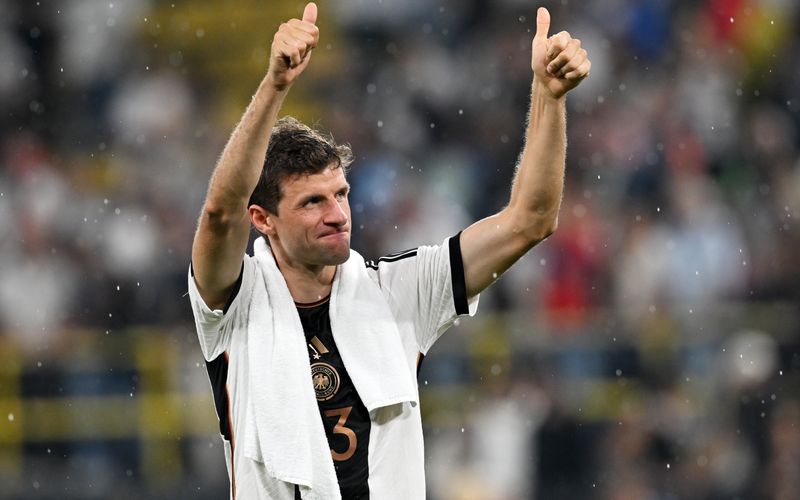 Beim Testspiel zwischen Deutschland und Frankreich schoss Thomas Müller das erste Tor für seine Mannschaft. Die DFB gewann 2:1.