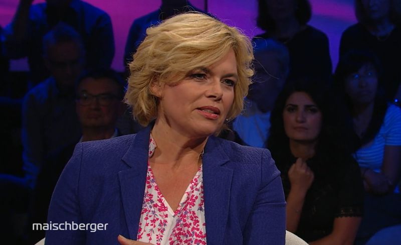 Laut Julia Klöckner könne in der aktuellen Krise nur ein "Sofortprogramm Wirtschaft" und ein Krisengipfel von Kanzler Olaf Scholz helfen.
