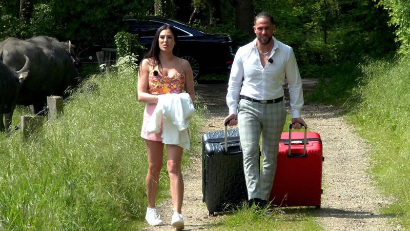 Beim Einzug ins Sommerhaus waren sie noch zuversichtlich: Wie jetzt bekannt wurde, haben sich Ricarda Raatz und Maurice Dziwak getrennt: "Die Einstellung vor Ort hat mir überhaupt nicht gefallen", erklärte er im Interview mit RTL, seine Partnerin habe zudem den Ehrgeiz vermissen lassen.