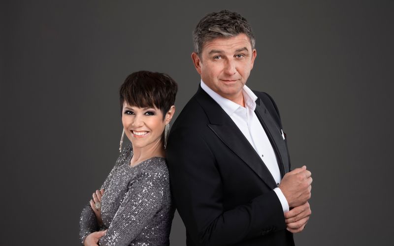 Francine Jordi und Hans Sigl führen auch 2023 wieder durch "Die große Silvester Show".