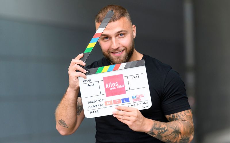 "Dschungelkönig" Filip Pavlović feiert sein Schauspieldebüt in der RTL-Daily "Alles was zählt".