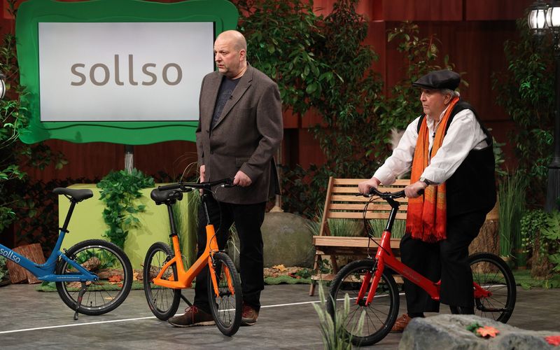 Cooles Gespann:  Heinrich (links) und Albrecht Schnitzer stellen gemeinsam ihr "sollso"-Laufrad vor - eine Mobilitätshilfe für aktive Senioren.