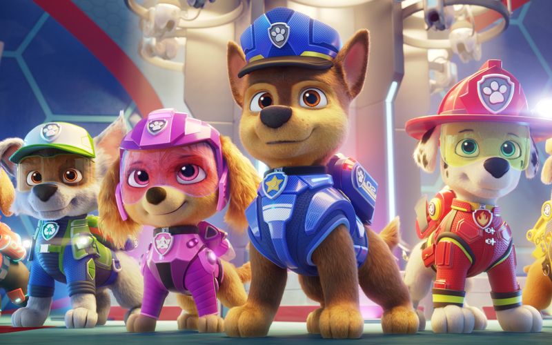 An ihnen gibt es für Eltern kleiner Kinder derzeit kaum ein Vorbeikommen: Zunächst eroberte die "Paw Patrol" den TV-Bildschirm, jetzt sind die stets hilfsbereite Hunde Chase, Marshall, Sky und Co. in "Paw Patrol - Rubbles Weihnachtswunsch" einmal mehr auf der großen Leinwand zu sehen. Doch wie erfolgreich ist das milliardenschwere Franchise im Vergleich mit anderen? Wir zeigen, welche Kinder-Marken den größten Umsatz machten ...