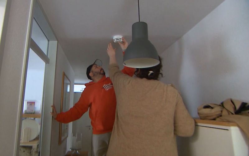 Rauchalarm durch Röstaromen: Sabine und ihr Mann packen an.