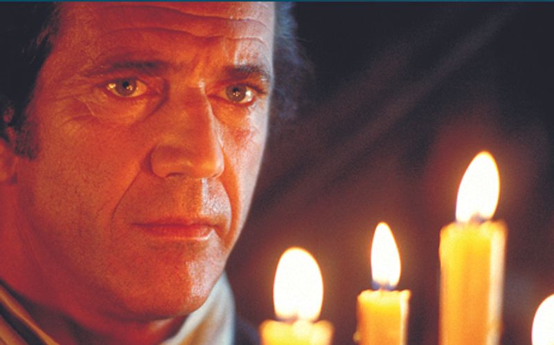 Eigentlich möchte sich Benjamin (Mel Gibson) aus dem Krieg heraushalten - aber dann stirbt einer seiner Söhne.