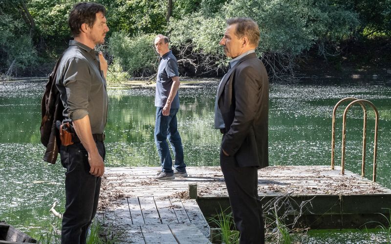 Gerichtsmediziner Daniel Vogt (Jürgen Hartmann, Mitte) spielt im neuen "Tatort: Vergebung" aus Stuttgart eine Hauptrolle. 