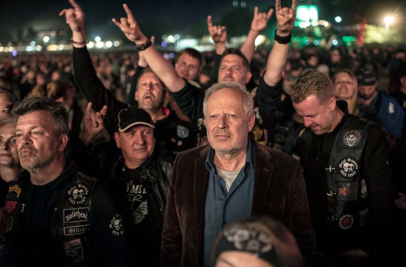 Klaus Borowski (Axel Milberg) im Metal-Glück? Der Kieler Ermittler gönnt sich nach Abschluss seines Falles ein Konzert beim frisch eröffneten Wacken-Festival 2022.