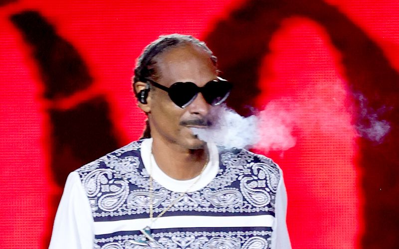 Er will das Rauchen aufgeben: Rapper Snoop Dogg (52) wirbelt mit dieser Neuigkeit seine Fans in den sozialen Medien auf.