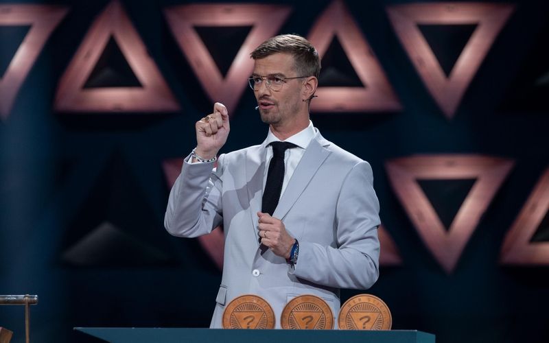 Joko Winterscheidt ließ sich überreden, seinen Abiturnotendurchschnitt zu verraten. Es kostete ihn etwas Überwindung.